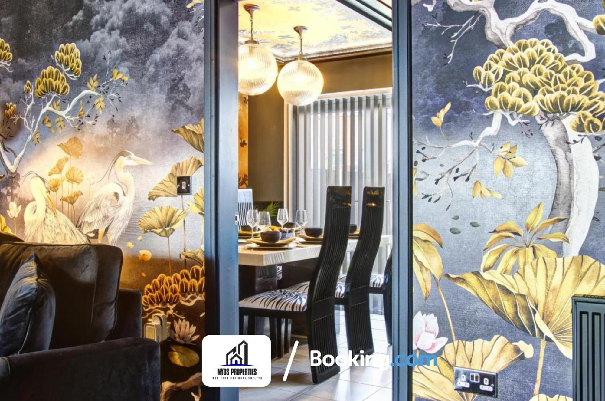 3 Bedroom Home By Nyos Properties Short Lets & Serviced Accommodation Manchester With Garden 외부 사진