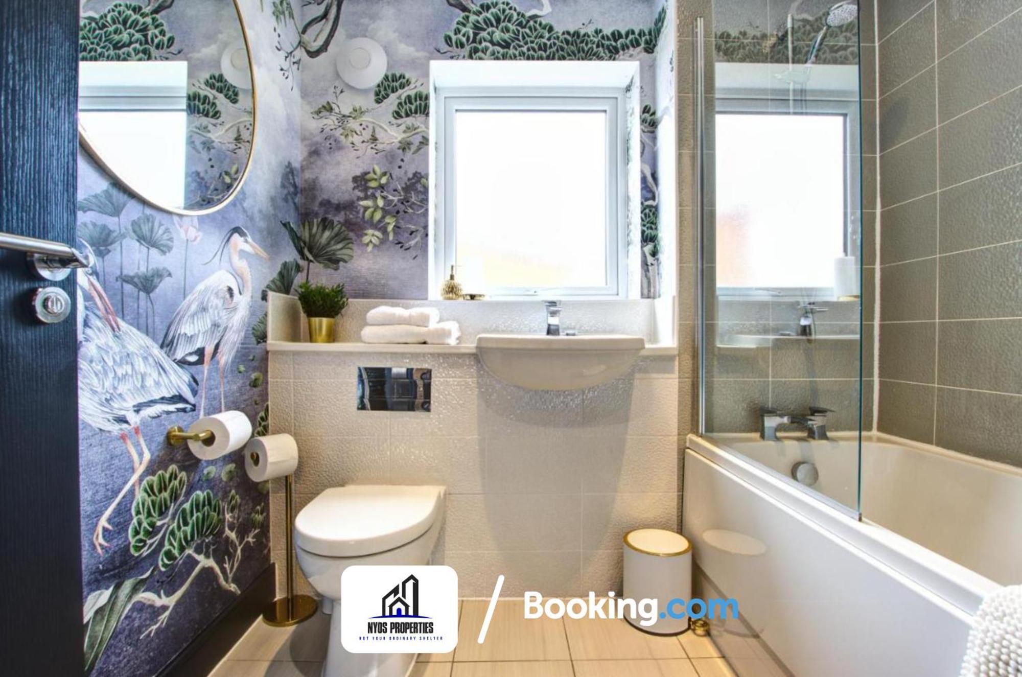 3 Bedroom Home By Nyos Properties Short Lets & Serviced Accommodation Manchester With Garden 외부 사진