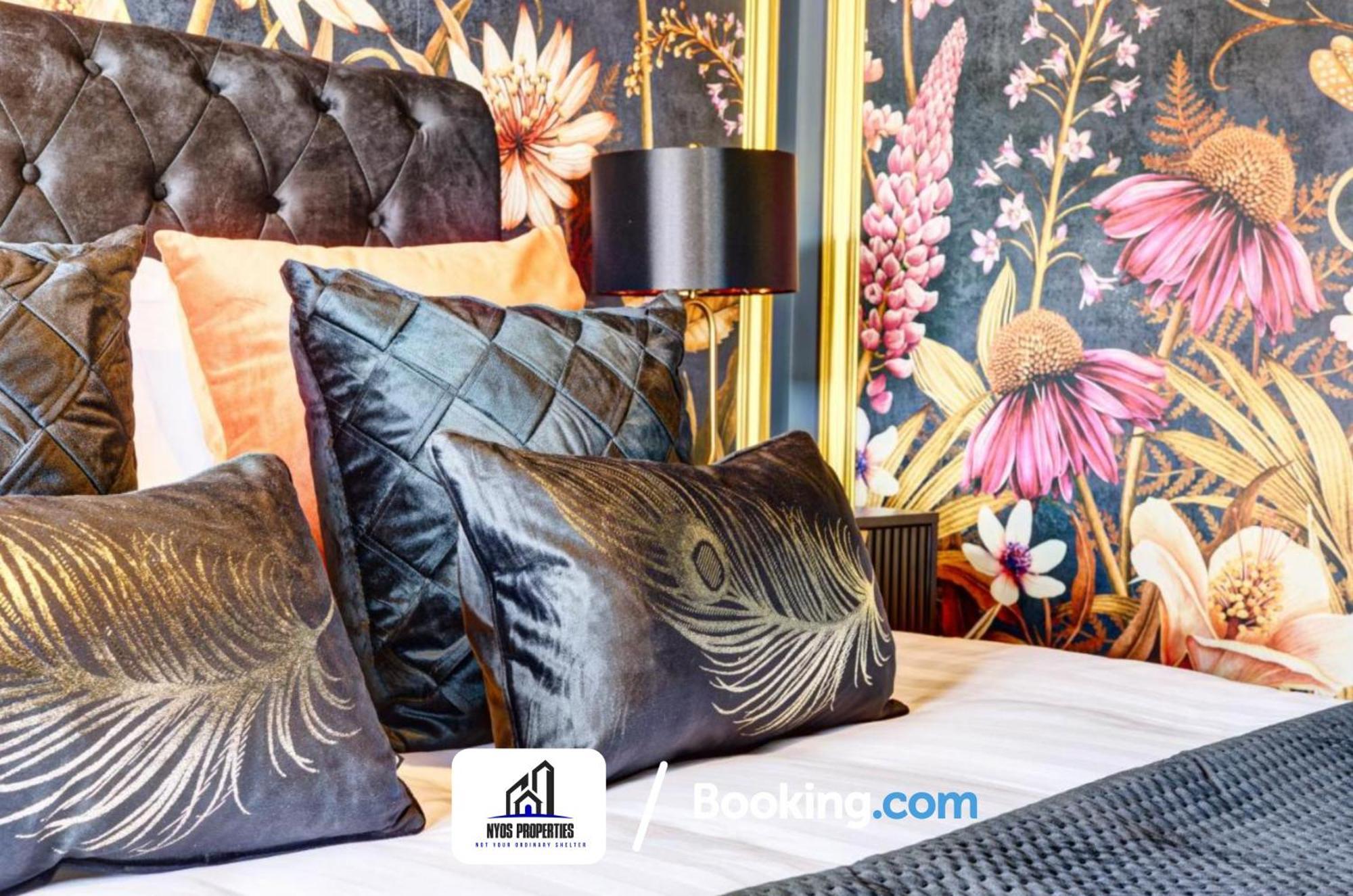 3 Bedroom Home By Nyos Properties Short Lets & Serviced Accommodation Manchester With Garden 외부 사진