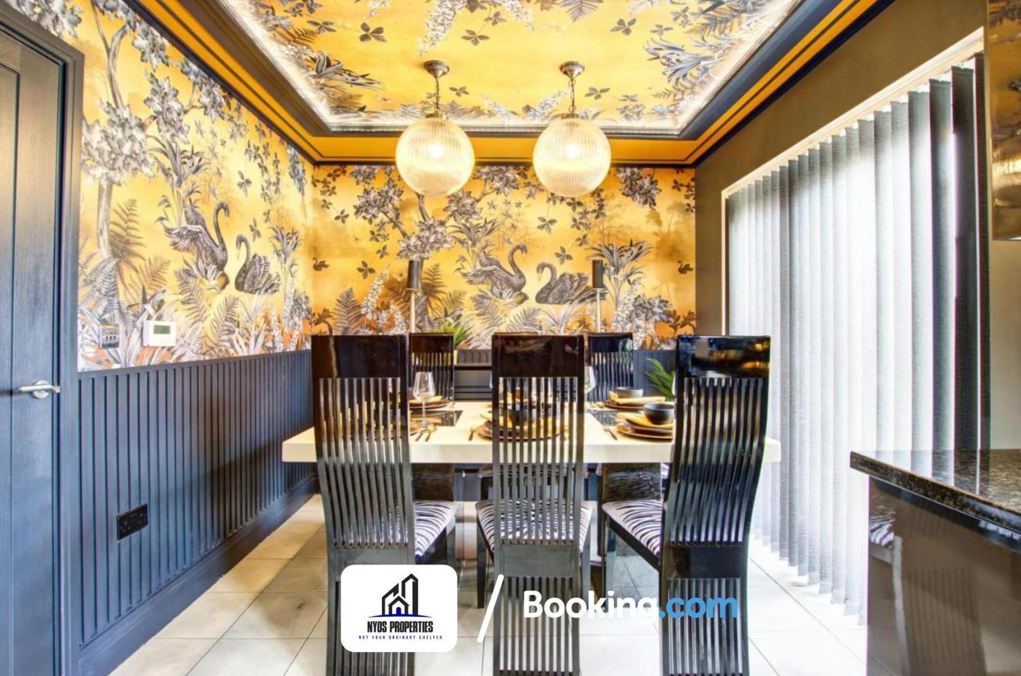 3 Bedroom Home By Nyos Properties Short Lets & Serviced Accommodation Manchester With Garden 외부 사진