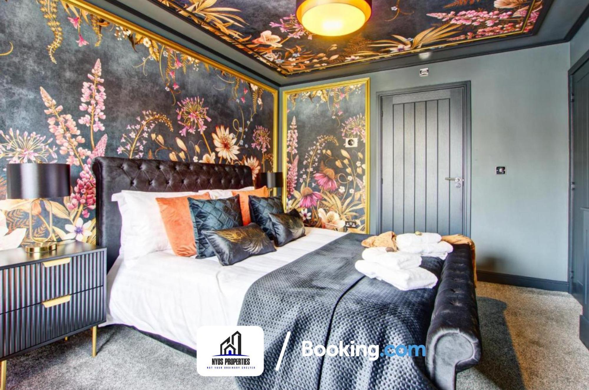 3 Bedroom Home By Nyos Properties Short Lets & Serviced Accommodation Manchester With Garden 외부 사진